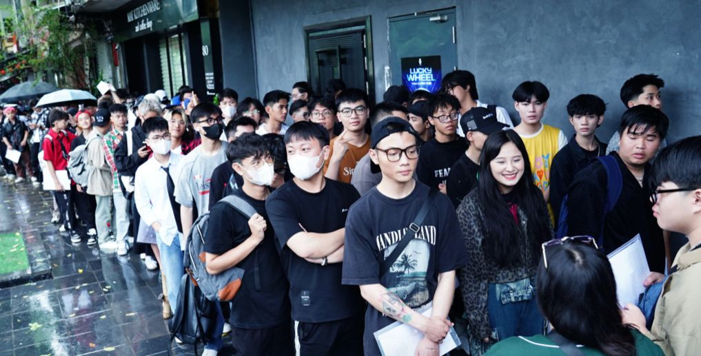 Hàng ngàn thí sinh đăng ký casting Rap Việt mùa 4.