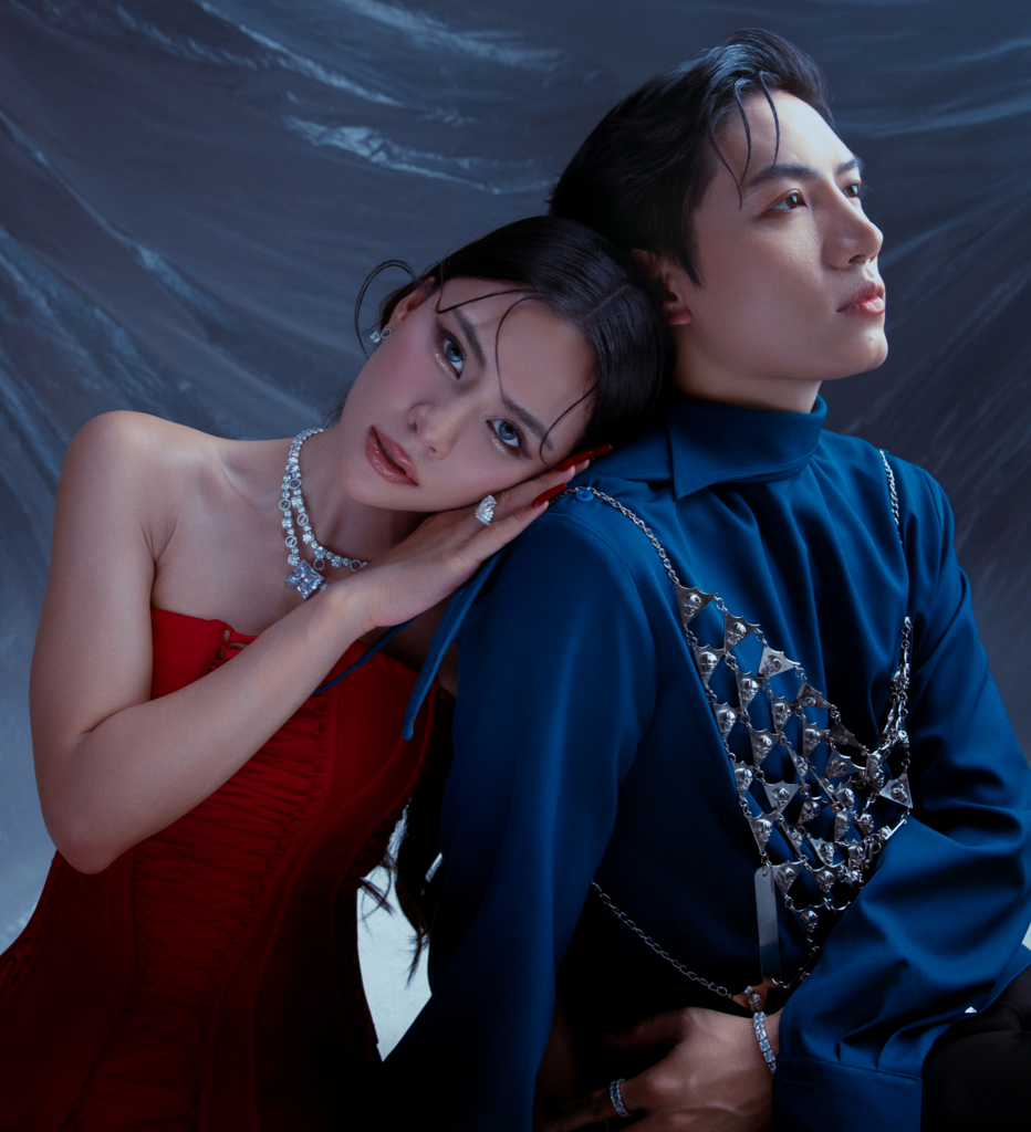 "Voi Bản Đôn" và "Miêu Quý Tộc" song kiếm hợp bích. "Voi Bản Đôn" và "Miêu Quý Tộc" song kiếm hợp bích.