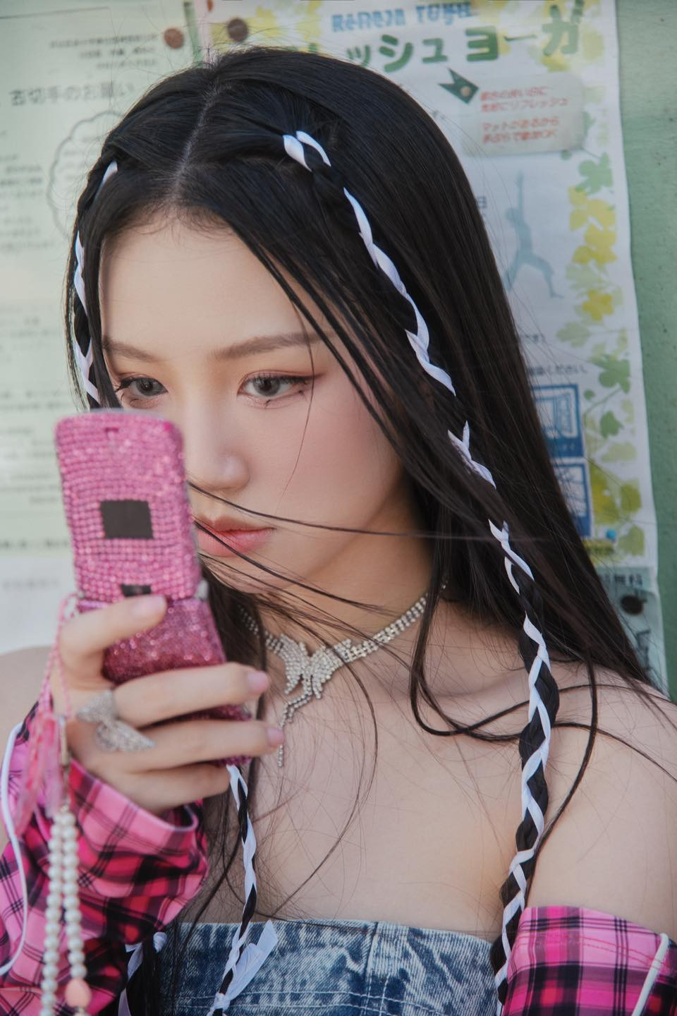 AMEE tạo trend TikTok với lời nhạc "Thuê bao quý khách vừa gọi hiện đang rất bận, bận ngồi suy nghĩ tại sao cả đêm anh không về". AMEE tạo trend TikTok với lời nhạc "Thuê bao quý khách vừa gọi hiện đang rất bận, bận ngồi suy nghĩ tại sao cả đêm anh không về".