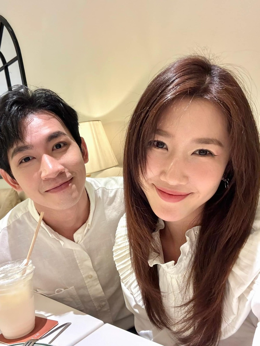 Trước đó, Thúy Ngân và Võ Cảnh vướng nghi vấn hẹn hò khi đóng phim chung. Trước đó, Thúy Ngân và Võ Cảnh vướng nghi vấn hẹn hò khi đóng phim chung.