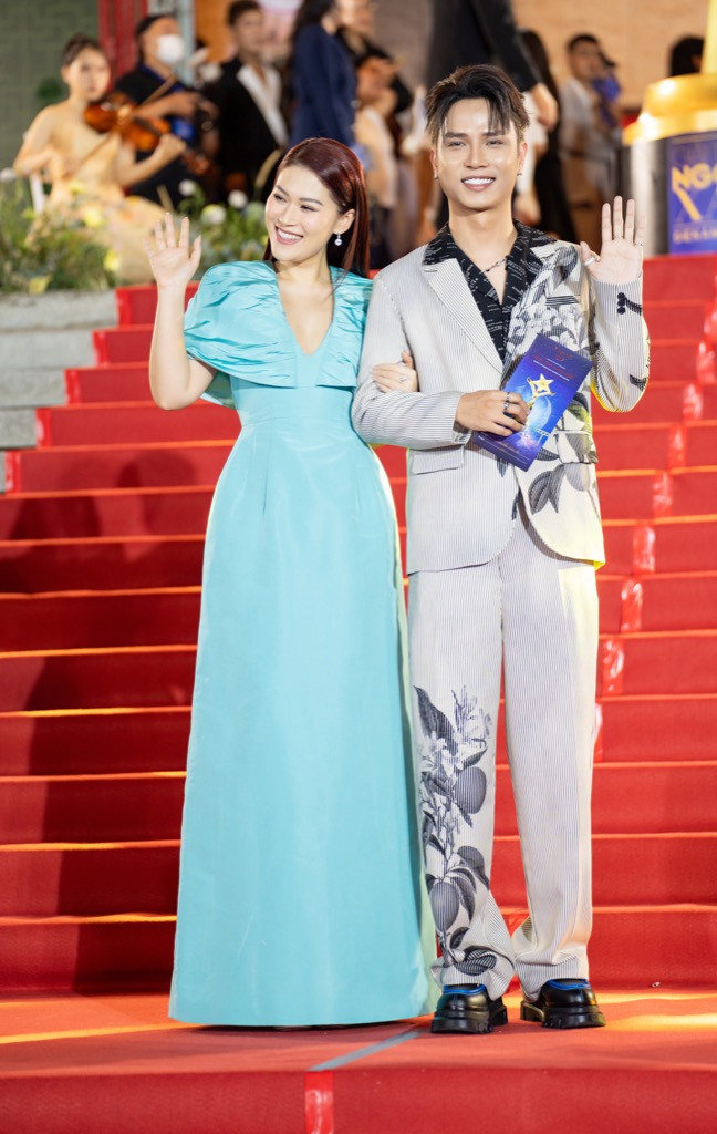 Diễn viên Ngọc Thanh Tâm sánh đôi cùng đạo diễn Neko Lê. Diễn viên Ngọc Thanh Tâm sánh đôi cùng đạo diễn Neko Lê.