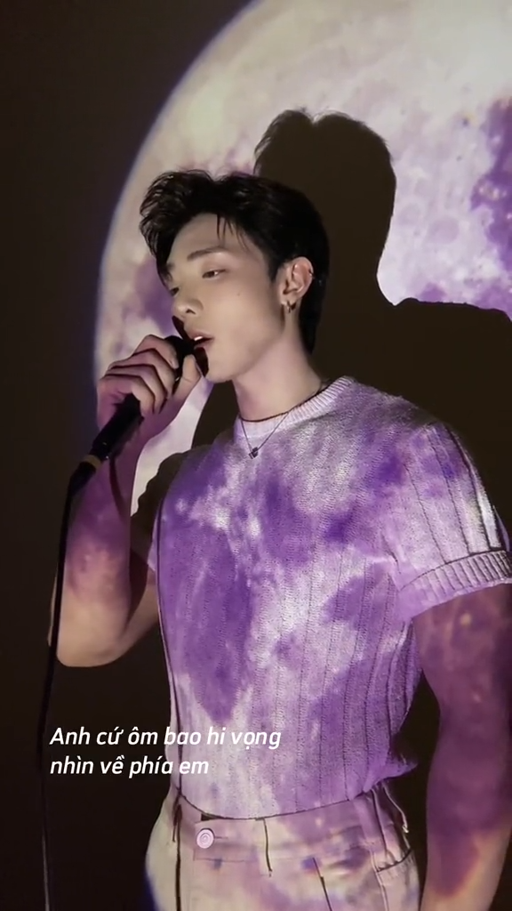 Dù chỉ cover nhưng Erik vẫn ra mắt bản thu âm khá chỉn chu.