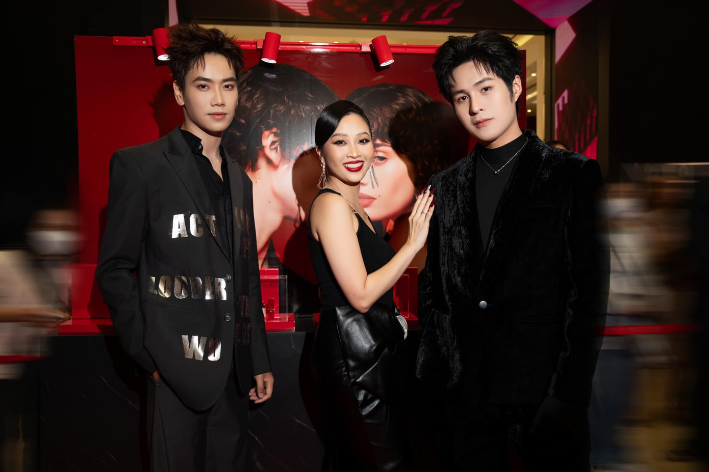 Otis hội ngộ Trần Nhậm sau Tỏ Tình Hoàn Mỹ. Otis hội ngộ Trần Nhậm sau Tỏ Tình Hoàn Mỹ.