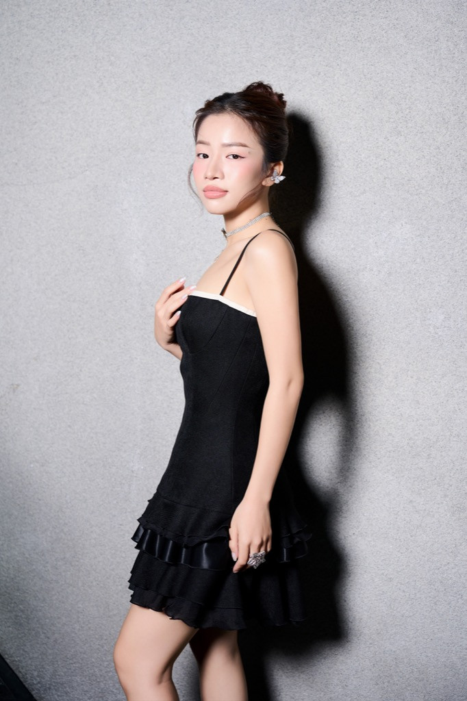 Lâm Bảo Ngọc và Vương Anh Tú đều tham gia The Masked Singer Vietnam mùa 2. Lâm Bảo Ngọc và Vương Anh Tú đều tham gia The Masked Singer Vietnam mùa 2.