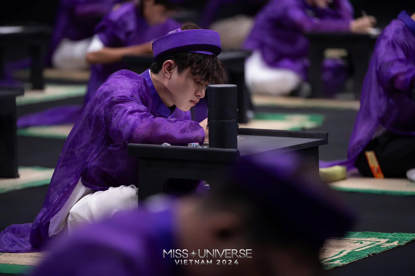 Các nhà thiết kế trẻ thể hiện tư duy sáng tạo và kỹ năng của mình. Các nhà thiết kế trẻ thể hiện tư duy sáng tạo và kỹ năng của mình.