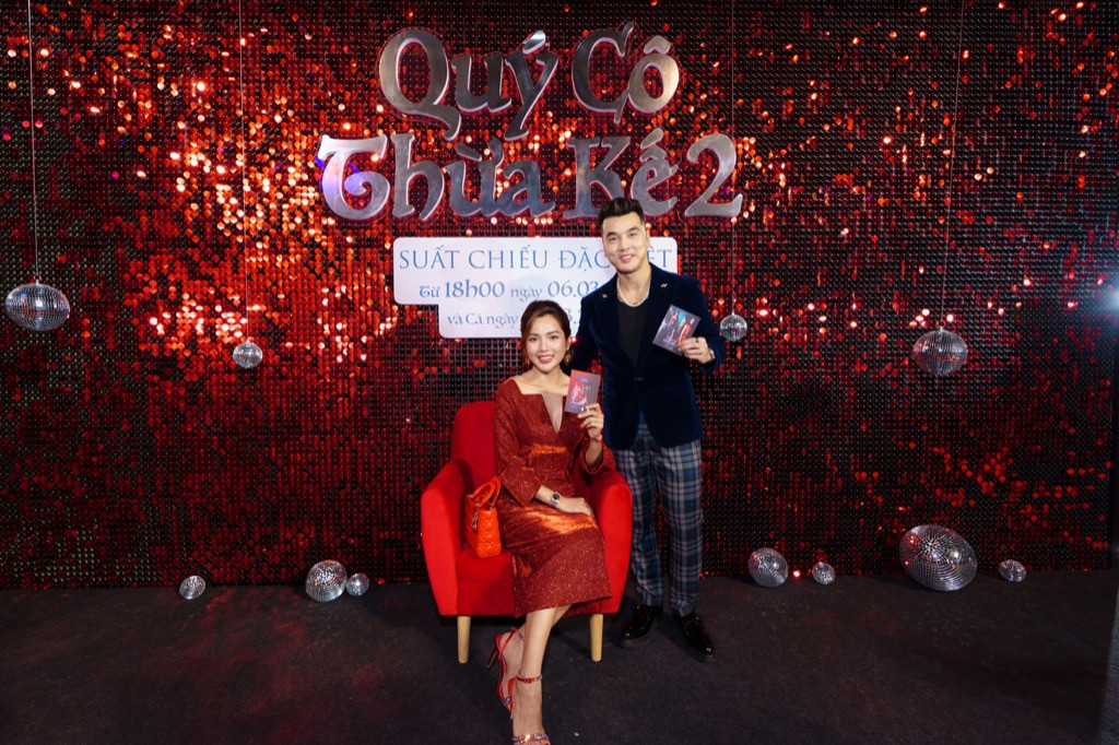 Ưng Hoàng Phúc và bà xã Kim Cương.