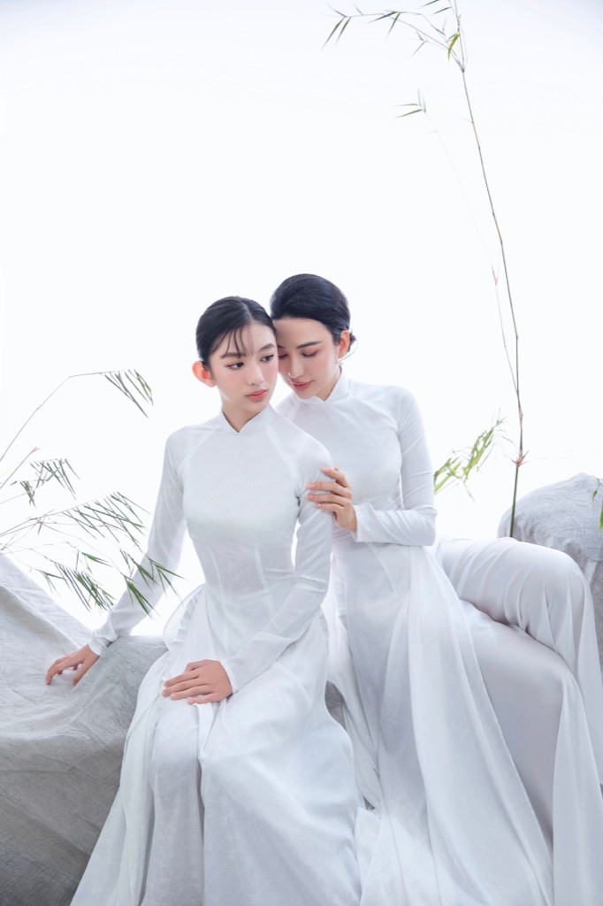 Chiko được mẹ cho theo học nhiều bộ môn ở lĩnh vực nghệ thuật, thể thao...