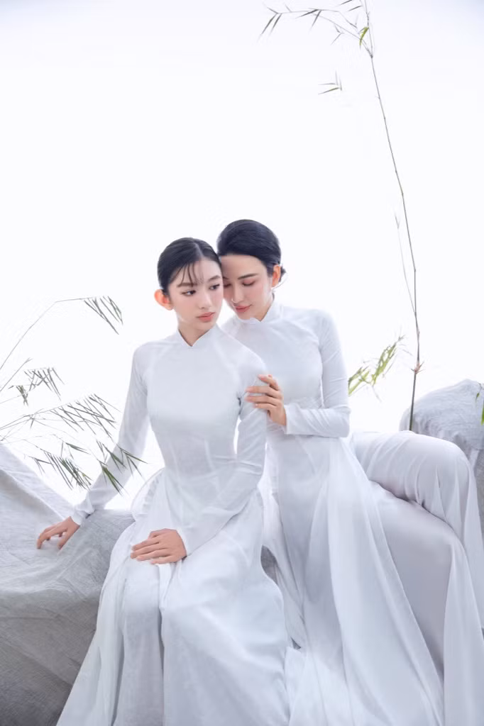 Chiko được mẹ cho theo học nhiều bộ môn ở lĩnh vực nghệ thuật, thể thao...