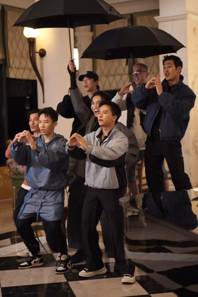 Các Anh Tài năng nổ tham gia các hoạt động ngoại khóa trongseries Why Call Me Be Fire?