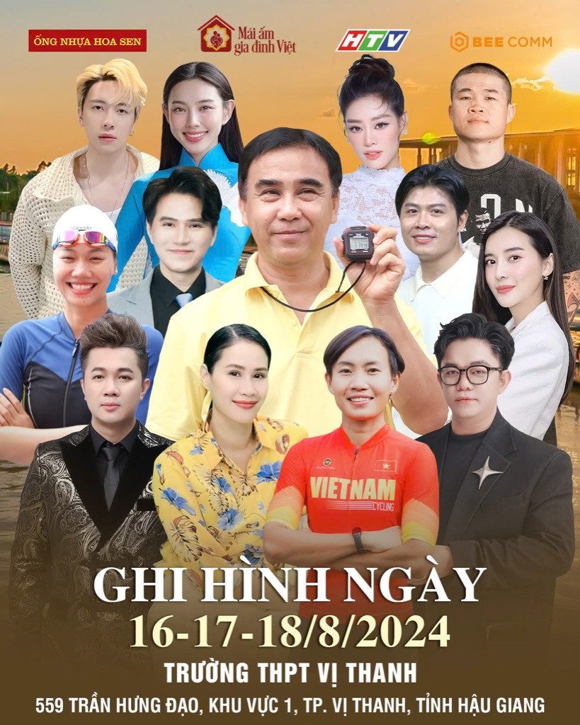 MC Quyền Linh và các khách mời tham gia ghi hình Mái ấm gia đình Việt tại Hậu Giang.