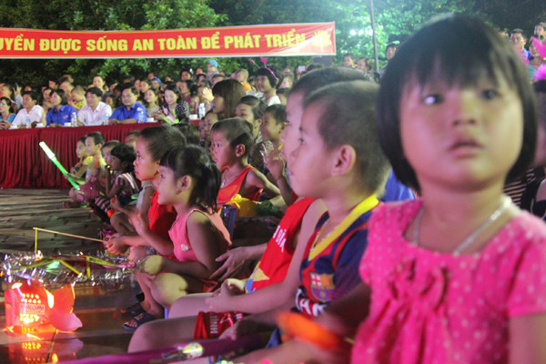 Bí thư thứ nhất T.Ư Đoàn dự Đêm hội trăng rằm biên cương tại Nghệ An ảnh 1