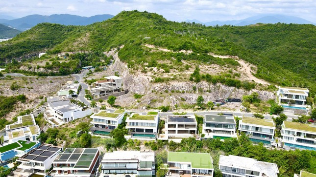 Dự án Anh Nguyễn - Nha Trang (phường Vĩnh Nguyên và Vĩnh Trường, TP Nha Trang) có tổng diện tích hơn 116.800m2, trong đó diện tích đất xây dựng khoảng 72.900 m2.