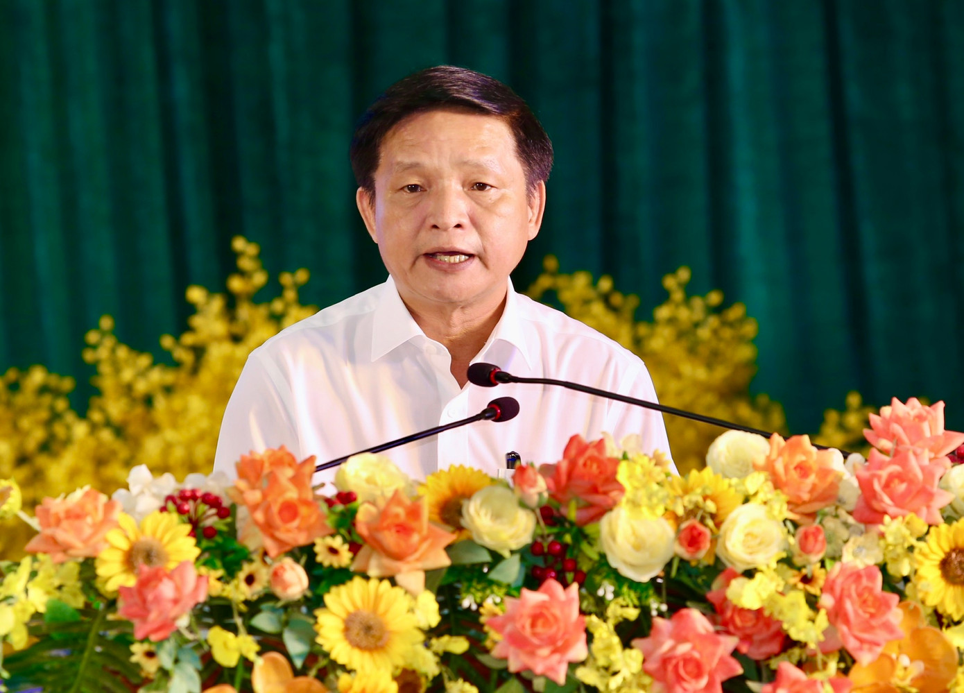 Ông Lê Tấn Hổ - Phó Chủ tịch UBND tỉnh Phú Yên, kêu gọi ngư dân cùng gỡ "thẻ vàng"