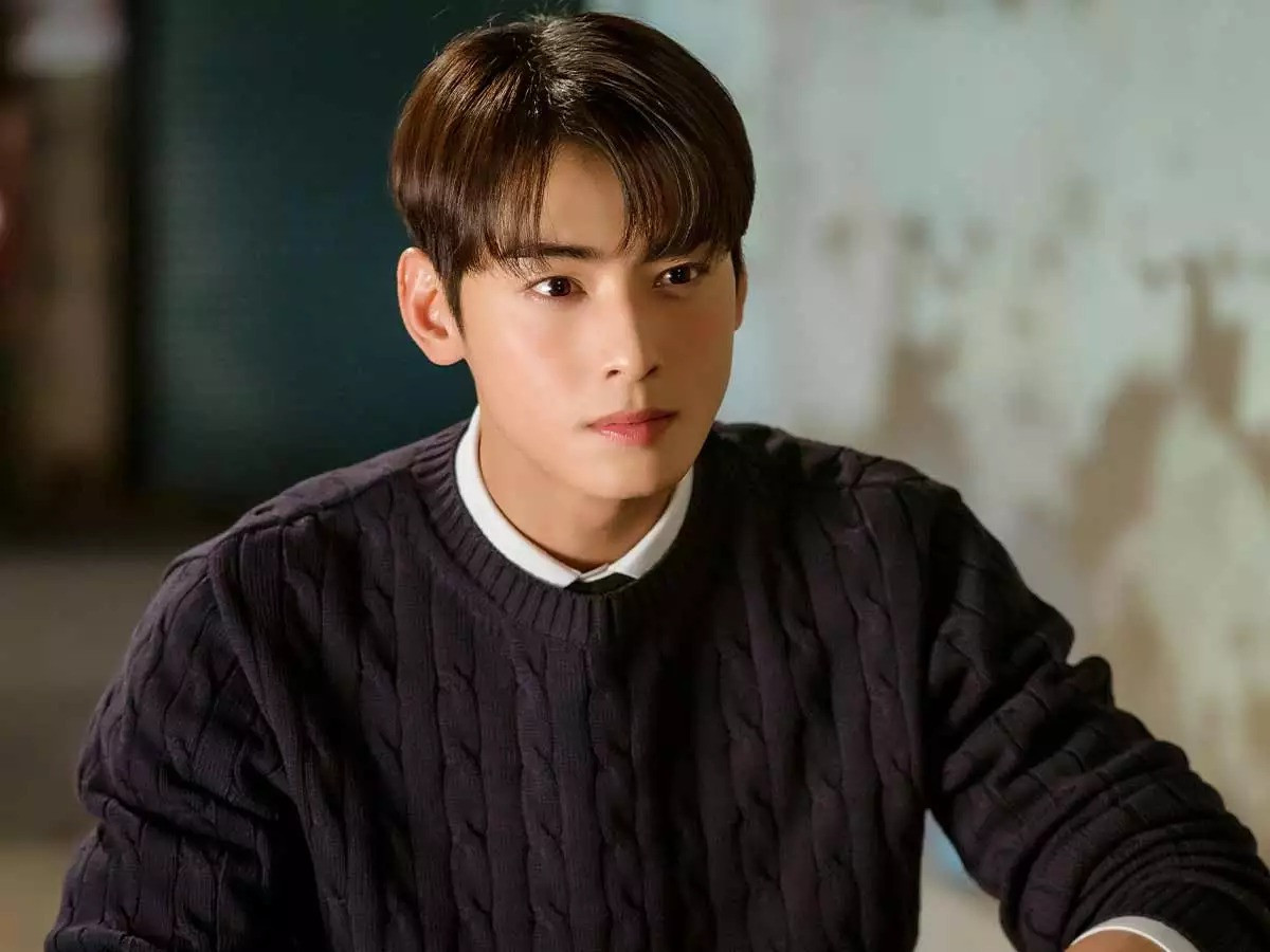 Nam diễn viên thần tượng: Cha Eun Woo của ASTRO. Dù diễn xuất còn gây tranh cãi, không ai có thể bỏ qua vẻ đẹp hoàn hảo của Cha Eun Woo trên màn ảnh. Năm 2023, anh trở lại với vai thầy giáo dạy môn Toán trong A Good Day To Be A Dog. Nam diễn viên thần tượng: Cha Eun Woo của ASTRO. Dù diễn xuất còn gây tranh cãi, không ai có thể bỏ qua vẻ đẹp hoàn hảo của Cha Eun Woo trên màn ảnh. Năm 2023, anh trở lại với vai thầy giáo dạy môn Toán trong A Good Day To Be A Dog.