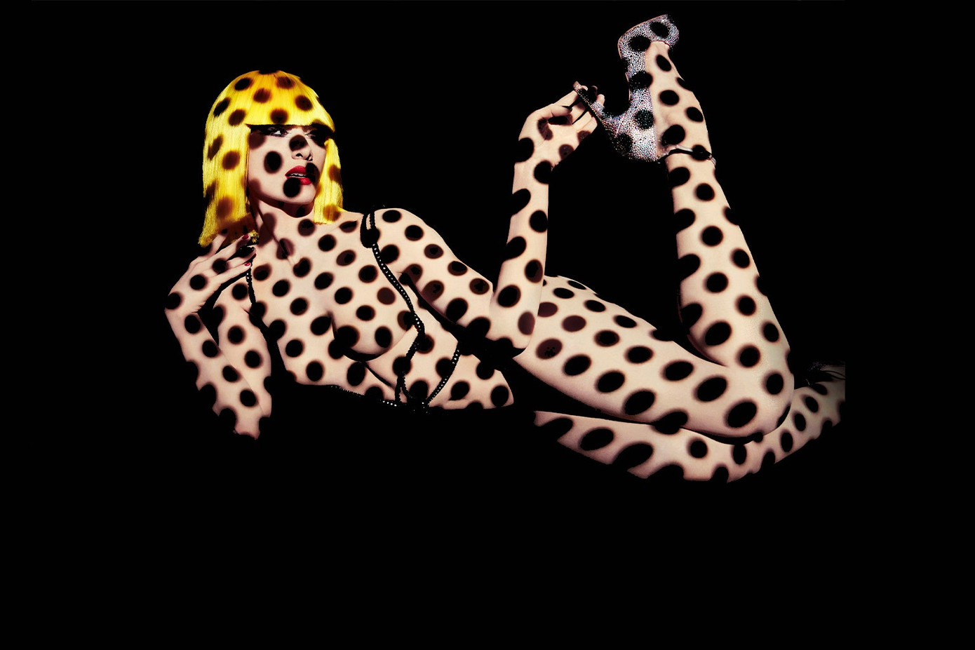 Dù chỉ là quán rượu, những ngôi sao được mời đến biểu diễn đều có danh tiếng hàng đầu thế giới. Ảnh: Crazy Horse. Dù chỉ là quán rượu, những ngôi sao được mời đến biểu diễn đều có danh tiếng hàng đầu thế giới. Ảnh: Crazy Horse.