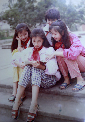 4 chị em Bắc, Nam,Thống, Nhất khi đang là học sinh cấp 2, trường Phương Liên