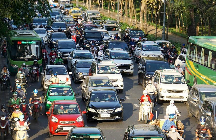 Sở GTVT TPHCM vừa kiến nghị đổi tên một số tuyến đường tại khu vực sân bay Tân Sơn Nhất và công viên Gia Định thuộc địa bàn quận Tân Bình, Phú Nhuận và Gò Vấp.