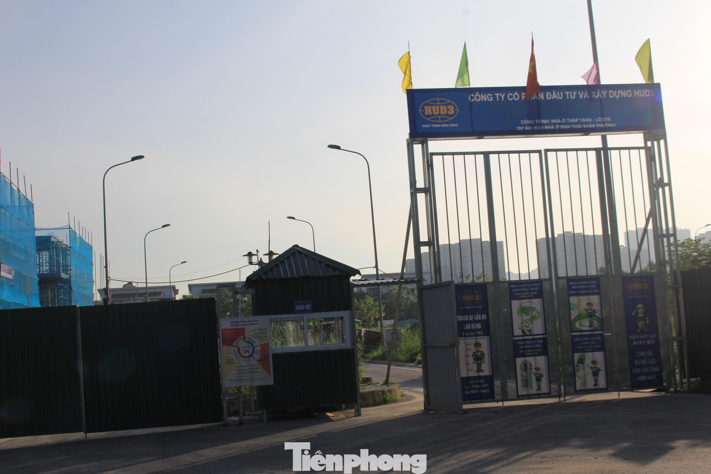 Việc quản lý hành chính tại Khu đô thị sinh thái Xuân Phương (phường Xuân Phương, quận Nam Từ Liêm, Hà Nội) vẫn do phía chủ đầu tư thực hiện vì dự án chưa hoàn thành. Việc quản lý hành chính tại Khu đô thị sinh thái Xuân Phương (phường Xuân Phương, quận Nam Từ Liêm, Hà Nội) vẫn do phía chủ đầu tư thực hiện vì dự án chưa hoàn thành.