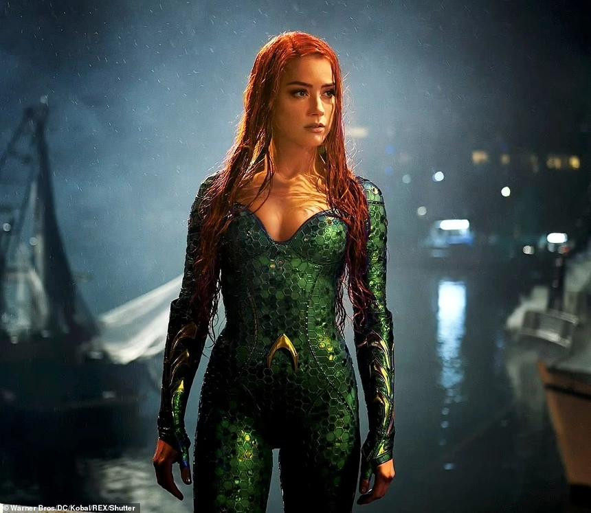 Amber Heard bị yêu cầu rời khỏi Aquaman.
