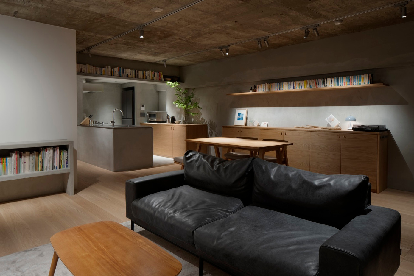 Các khu vực sinh hoạt như bếp, phòng ăn, tủ quần áo, phòng khách và không gian làm việc, được thiết kế theo phong cách sống của cặp đôi và phù hợp với cấu trúc hiện có của căn hộ. Các khu vực sinh hoạt như bếp, phòng ăn, tủ quần áo, phòng khách và không gian làm việc, được thiết kế theo phong cách sống của cặp đôi và phù hợp với cấu trúc hiện có của căn hộ.