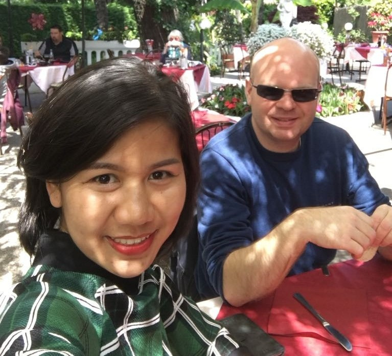 Chị Trang và người chồng ngoại quốc hiện sinh sống tại Geneva, Thụy Sĩ.