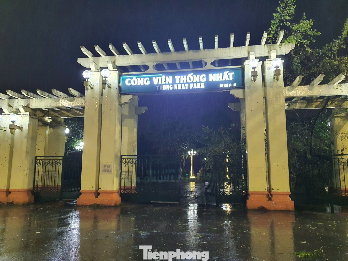 Theo tìm hiểu, công viên Thống Nhất được xây dựng năm 1958 và khánh thành ngày 30/5/1961. Thời điểm này Việt Nam vẫn còn bị chia cắt, nên công viên được đặt tên "Thống Nhất" nhằm thể hiện khát vọng sớm giải phóng miền Nam, thống nhất nước nhà. Theo tìm hiểu, công viên Thống Nhất được xây dựng năm 1958 và khánh thành ngày 30/5/1961. Thời điểm này Việt Nam vẫn còn bị chia cắt, nên công viên được đặt tên "Thống Nhất" nhằm thể hiện khát vọng sớm giải phóng miền Nam, thống nhất nước nhà.