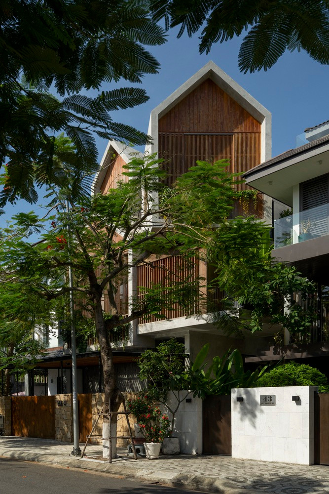 Biệt thự thể hiện khái niệm về sự khởi đầu của một cuộc sống mới, gắn kết và nuôi dưỡng tình yêu gia đình giữa đôi vợ chồng trẻ và hai đứa con của họ.