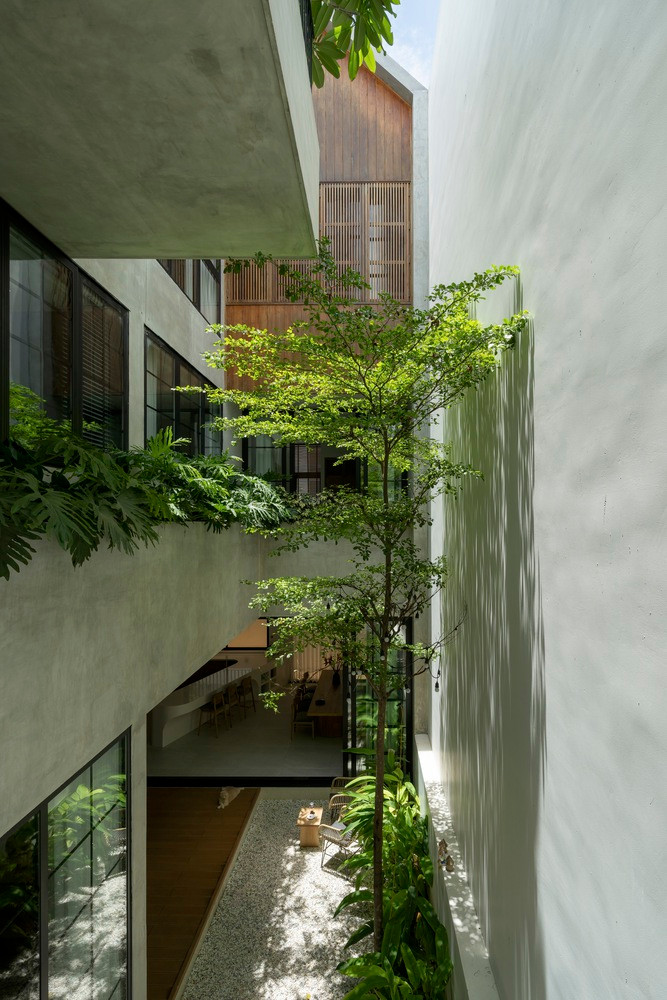 Vùng đệm và các khu vực chuyển tiếp đóng vai trò phân chia ranh giới sống, giảm nhiệt trực tiếp, tạo ra không gian xanh cần thiết cho sự giao tiếp giữa con người và thiên nhiên, khuyến khích sự tương tác giữa các thành viên trong gia đình.