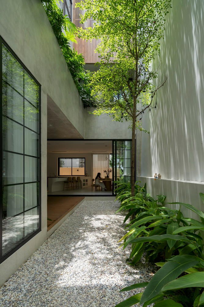 Vùng đệm và các khu vực chuyển tiếp đóng vai trò phân chia ranh giới sống, giảm nhiệt trực tiếp, tạo ra không gian xanh cần thiết cho sự giao tiếp giữa con người và thiên nhiên, khuyến khích sự tương tác giữa các thành viên trong gia đình.