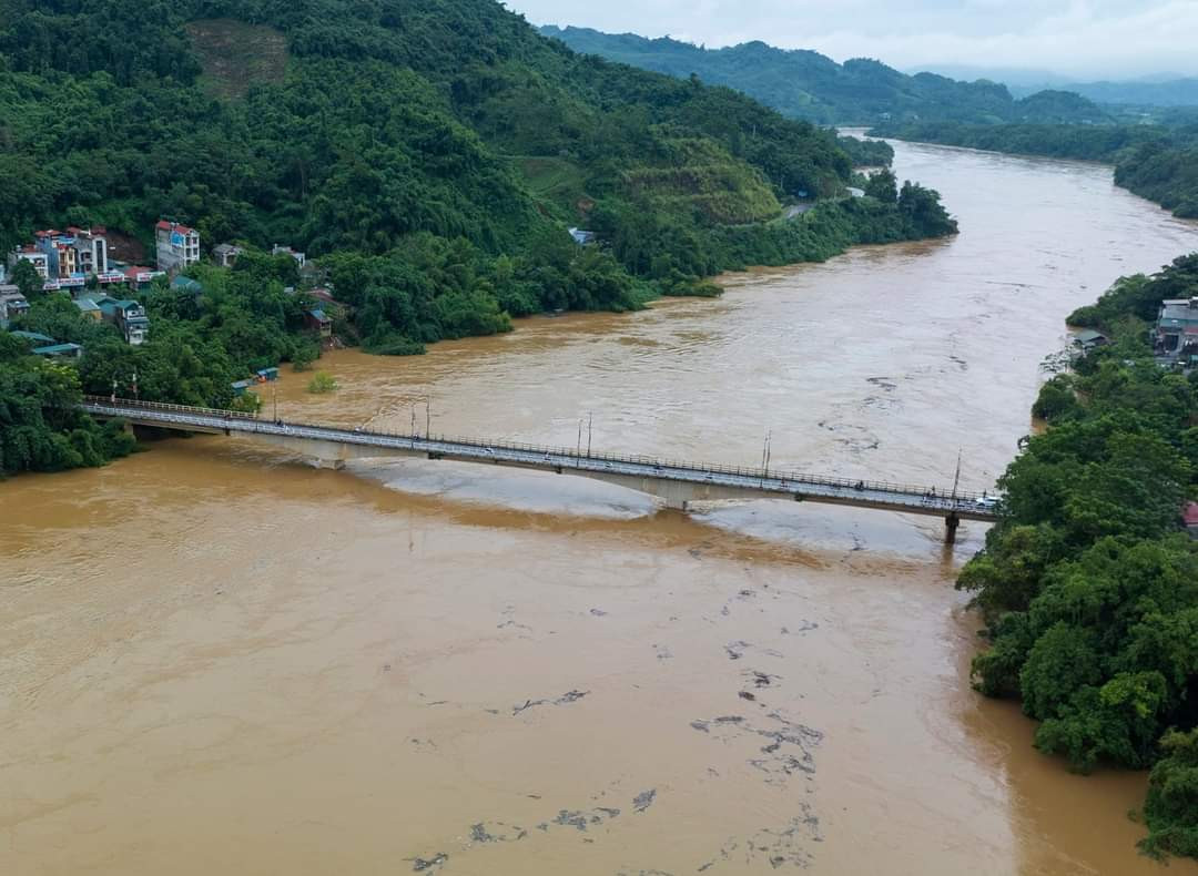 Cầu Sơn Dương QL.37, thị trấn Sơn Dương, huyện Sơn Dương Cầu Sơn Dương QL.37, thị trấn Sơn Dương, huyện Sơn Dương