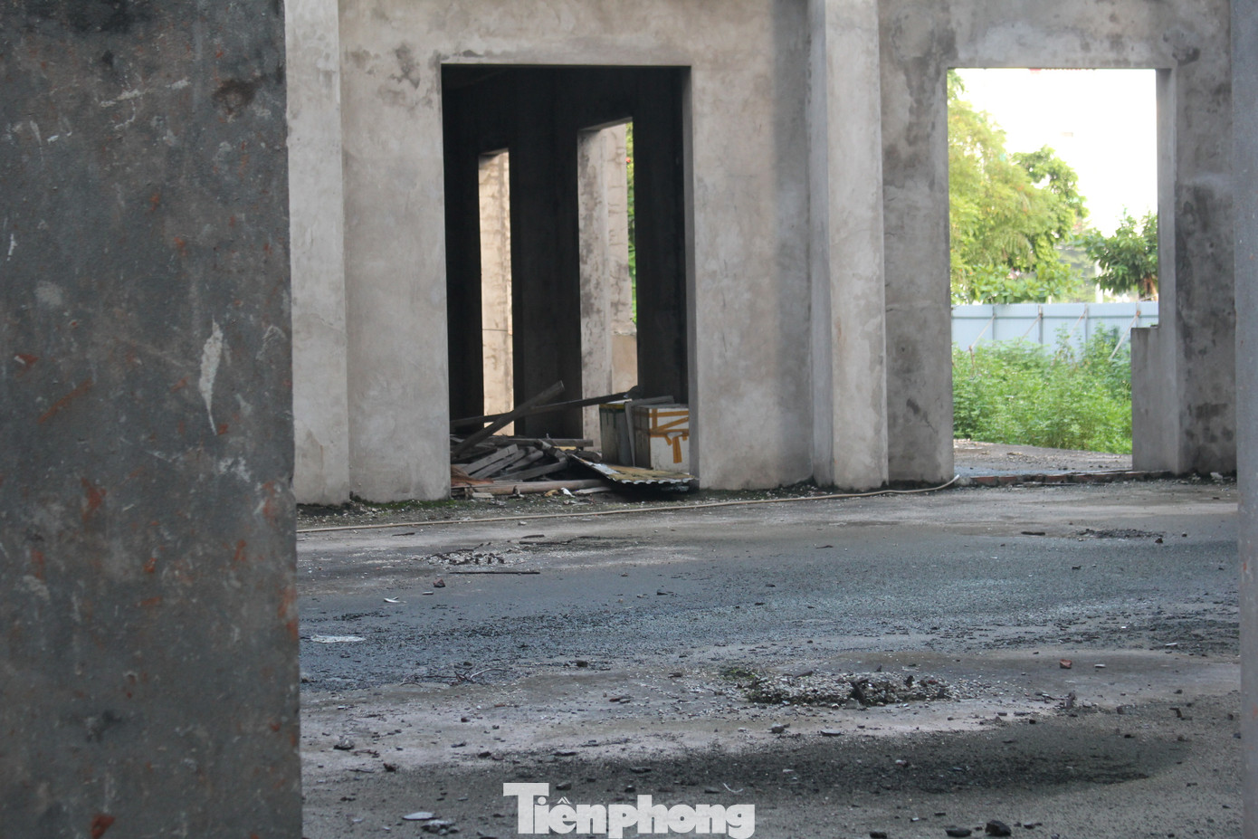 Trước đề nghị của chủ đầu tư, UBND tỉnh Phú Thọ đã có Quyết định số 2468, gia hạn sử dụng đất cho Công ty TNHH Đại Hà để thực hiện dự án Khách sạn Đại Hà; thời hạn đến ngày 2/10/2023 (24 tháng kể từ ngày quyết định).