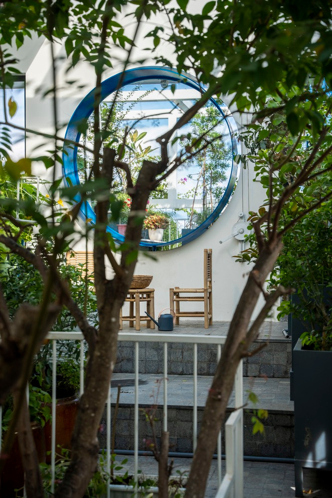 Ngôi nhà ra đời nhằm mục đích cải thiện chất lượng sống của nhà ở đô thị, bằng cách tích hợp hệ sinh thái cộng sinh vào tòa nhà.