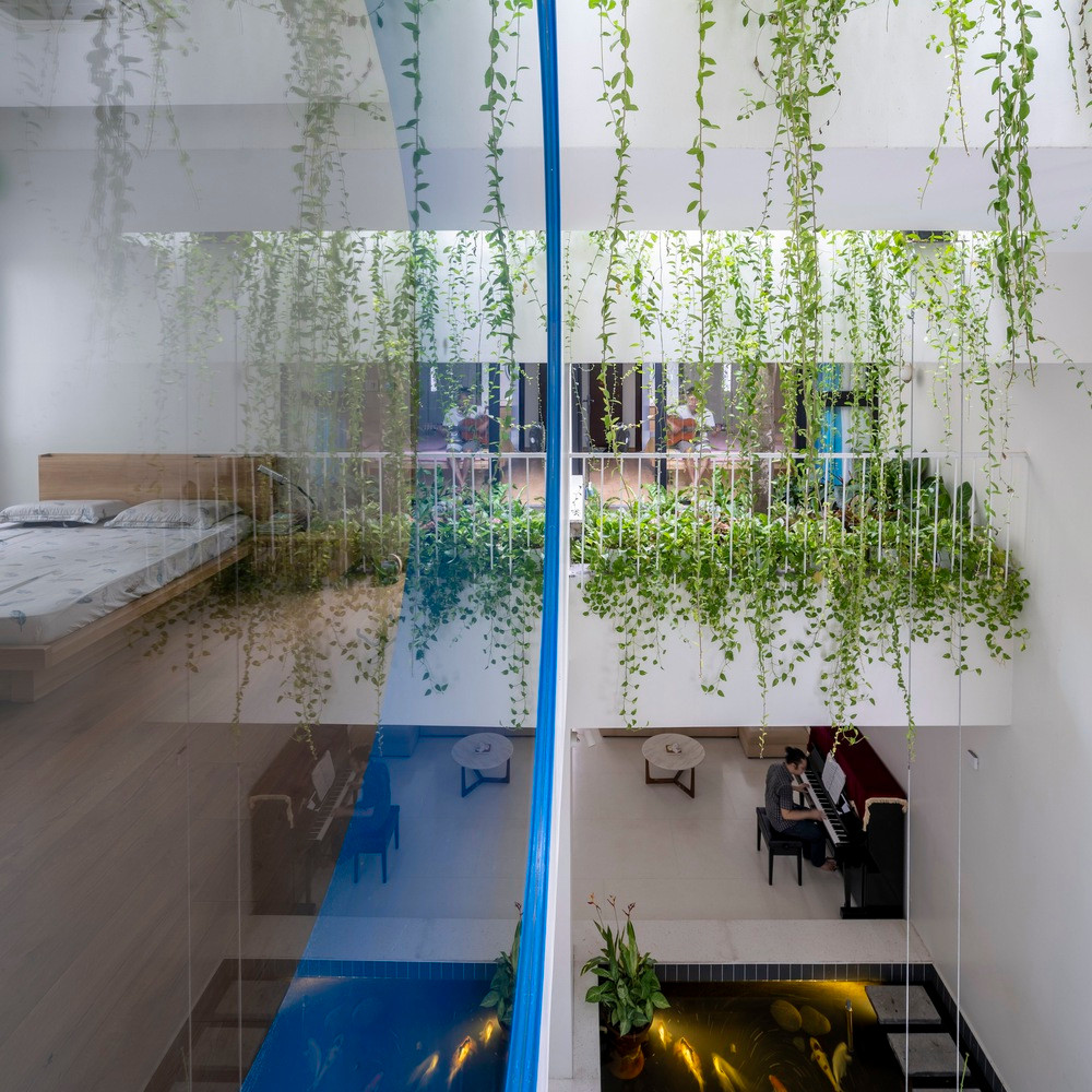 Ngôi nhà tập trung vào các tiêu chí như kiểm soát nhiệt độ và độ ẩm, chất lượng không khí, đủ ánh sáng, chất lượng nước và thiết kế công thái học.