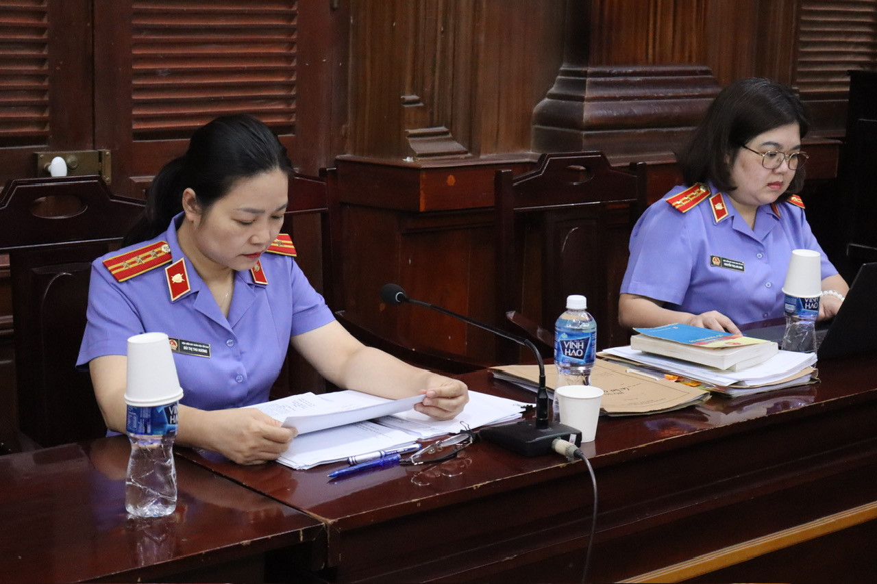 Đại diện Viện Kiểm sát tại phiên tòa Xuyên Việt Oil. Ảnh: Tân Châu. Đại diện Viện Kiểm sát tại phiên tòa Xuyên Việt Oil. Ảnh: Tân Châu.