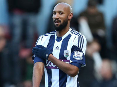 Anelka và kiểu chào được cho là ủng hộ chủ nghĩa phát-xít