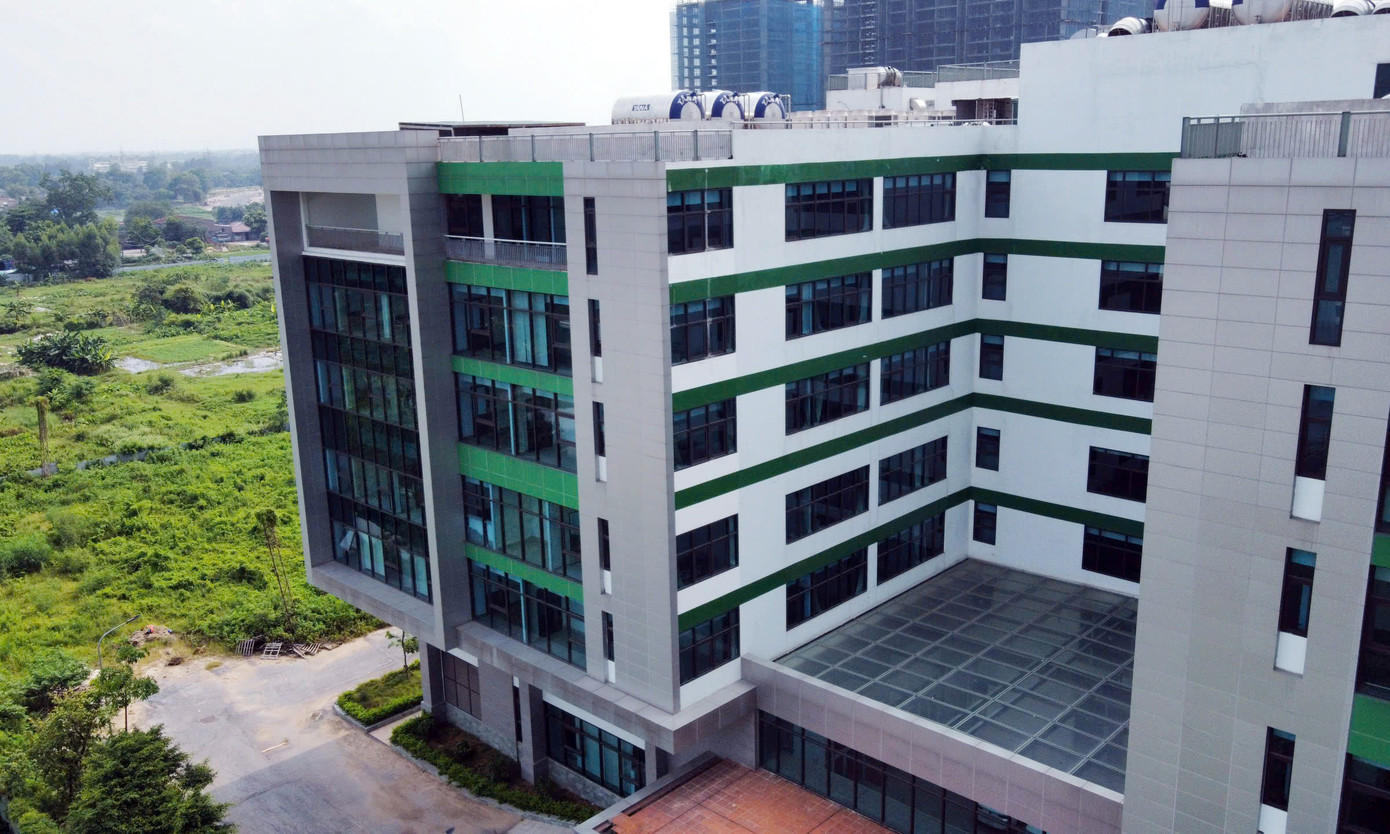 Tại Công điện 112, Thủ tướng Chính phủ yêu cầu: Bộ trưởng, thủ trưởng cơ quan ngang bộ, cơ quan thuộc Chính phủ, chủ tịch UBND các tỉnh, thành phố trực thuộc Trung ương tổ chức quán triệt, triển khai nghiêm túc, hiệu quả chỉ đạo của Tổng Bí thư Tô Lâm về chống lãng phí; tổ chức thực hiện hiệu quả nghị quyết của Chính phủ và chỉ đạo của Thủ tướng về sử dụng hiệu quả các nguồn lực, triển khai nhanh công trình, dự án, không để thất thoát, lãng phí nhất là các dự án tồn đọng, dừng thi công, trụ sở các bộ, cơ quan, ngân hàng thương mại nhà nước, các dự án đầu tư sản xuất kinh doanh tại các Tập đoàn, Tổng công ty nhà nước, các bệnh viện, khu ký túc xá sinh viên...