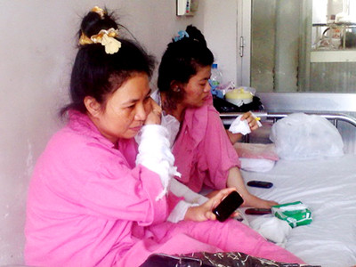 Sức khoẻ một số nạn nhân bị tạt a xít và xăng trong gia đình bà T. đã bắt đầu có tiến triển tốt. Sức khoẻ một số nạn nhân bị tạt a xít và xăng trong gia đình bà T. đã bắt đầu có tiến triển tốt