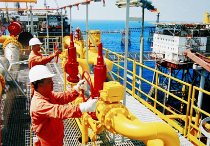 Tái cấu trúc nền kinh tế cần đột phá từ khu vực kinh tế Nhà nước Ảnh: Hồng Vĩnh