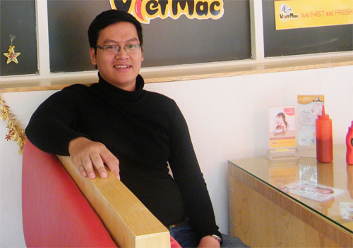 Nguyễn Thành Dương quan niệm ổn định gia đình sớm để tập trung cho việc phát triển sự nghiệp. Nguyễn Thành Dương quan niệm ổn định gia đình sớm để tập trung cho việc phát triển sự nghiệp