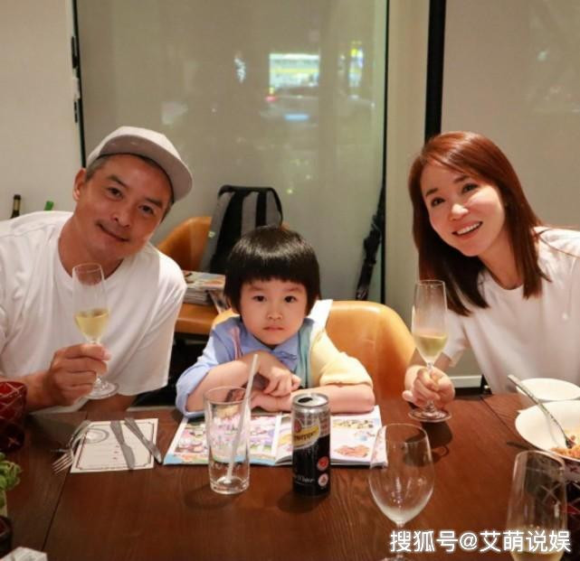 'Cặp đôi vàng' Lý Minh Thuận và Phạm Văn Phương kỷ niệm 10 năm ngày cưới ảnh 3