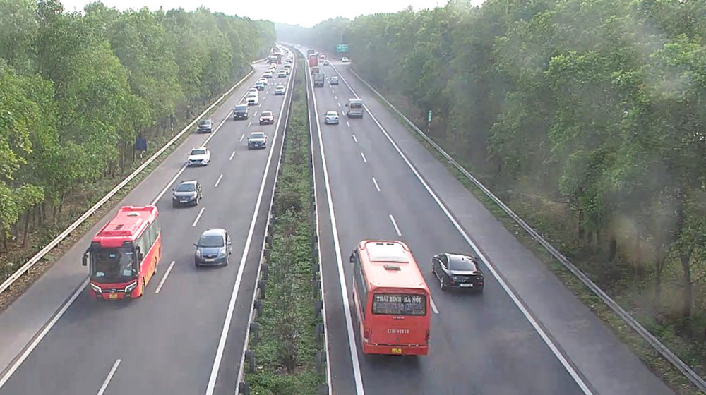 Cao tốc Cầu Giẽ - Ninh Bình hiện khai thác vượt quá năng lực thiết kế, đòi hỏi phải đầu tư mở rộng. Cao tốc Cầu Giẽ - Ninh Bình hiện khai thác vượt quá năng lực thiết kế, đòi hỏi phải đầu tư mở rộng.