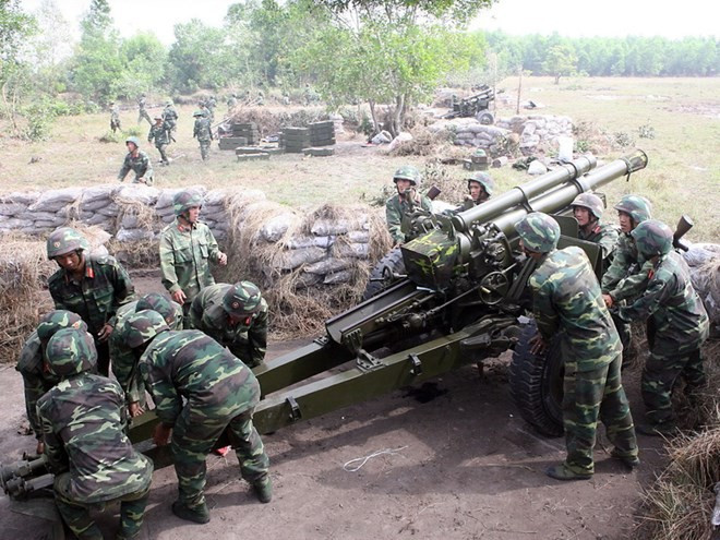 Đơn vị pháo binh 105 ly của Lữ đoàn pháo binh 434 tham gia diễn tập. Đơn vị pháo binh 105 ly của Lữ đoàn pháo binh 434 tham gia diễn tập. Bài viết: http://news.zing.vn/Xe-tang-truc-thang-Binh-doan-Cuu-Long-dien-tap-ban-dan-that-post380907.html Nguồn Zing News