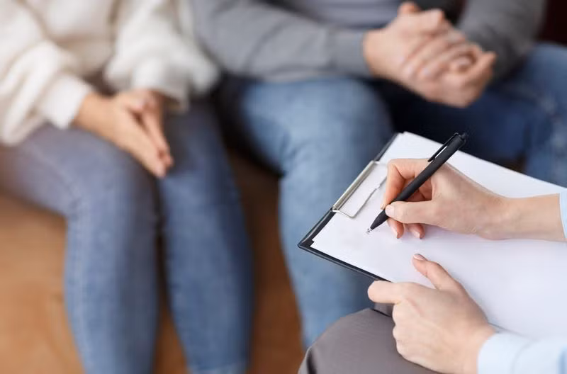 Bệnh nhân tim mạch nên hỏi ý kiến bác sĩ chuyên khoa để ‘yêu’ được an toàn.