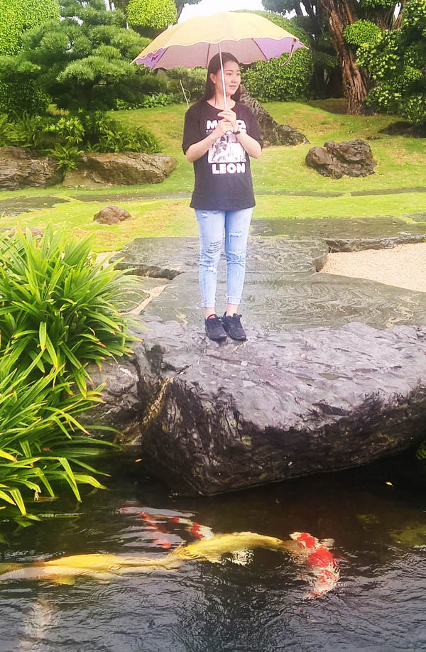 Công viên cá koi triệu đô nhộn nhịp dịp lễ 30/4 và 1/5 ảnh 7