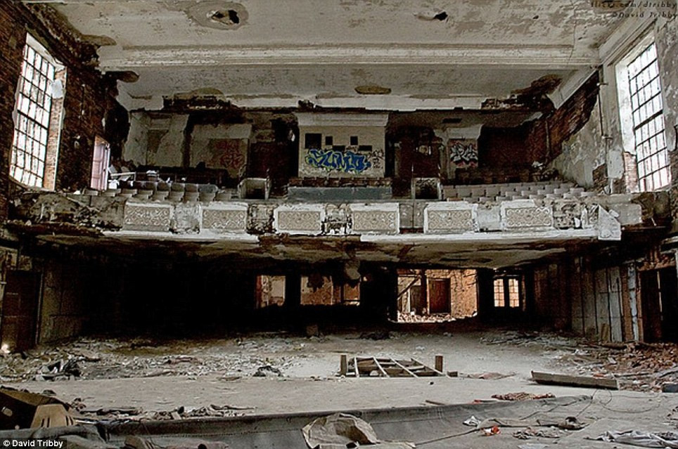 Một địa điểm dành cho các ca đoàn chuẩn bị chương trình biểu diễn nằm giữa thành phố 