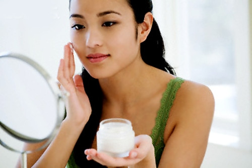 Thoa kem dưỡng là điều không thể bỏ qua. Thoa kem dưỡng là điều không thể bỏ qua