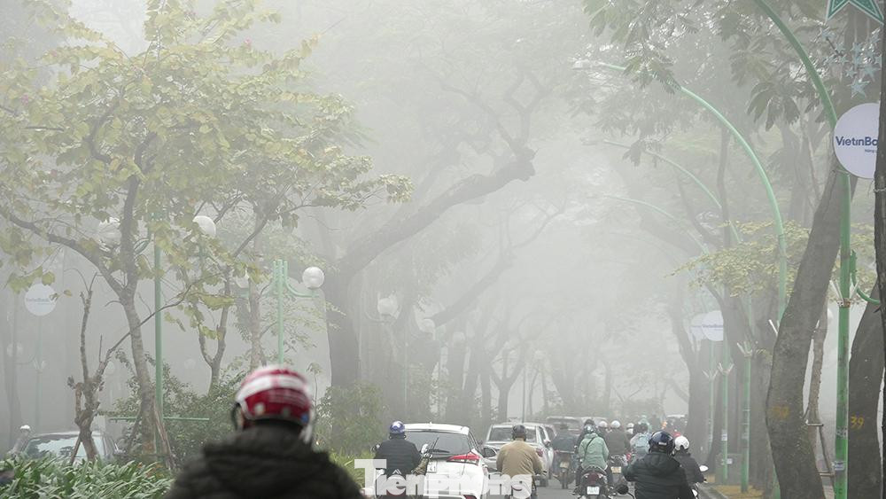 Đường Thanh Niên sương giăng mờ ảo