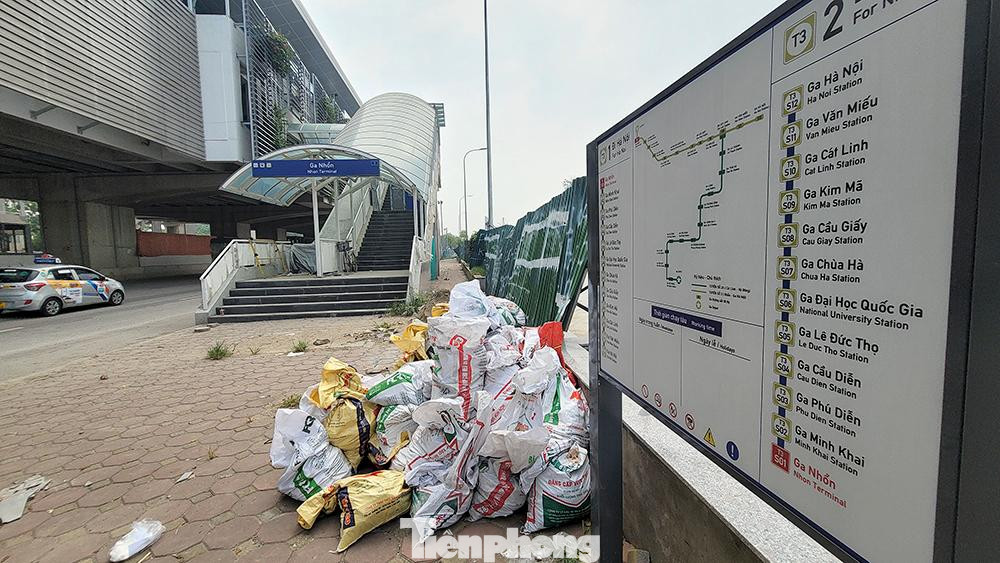 Do năng lực nhà thầu thực hiện gói thầu CP05 - Công trình kiến trúc Depot hạn chế và chậm trễ thực hiện các yêu cầu của Chủ đầu tư, UBND thành phố.