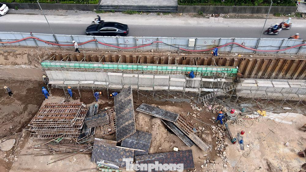 Việc hoàn thành thi công xong 3 đoạn hầm kín vượt qua đường Khuất Duy Tiến được coi là bản lề phục vụ cho việc thi công giai đoạn 3.