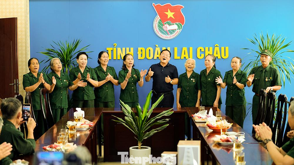 Qua đó, thể hiện tri ân, động viên của Báo Tiền Phong cùng các nhà đồng hành đến các hội viên cựu TNXP có hoàn cảnh khó khăn thêm động lực vươn lên trong cuộc sống, tiếp tục phát huy đạo lý &quot;Uống nước nhớ nguồn&quot;, truyền thống &quot;Tương thân tương ái&quot; tốt đẹp của dân tộc.